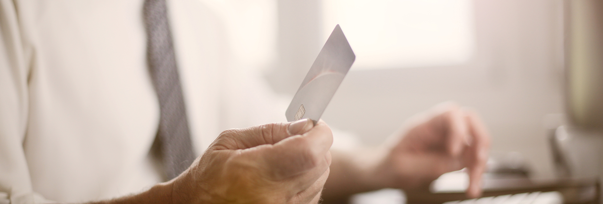 هل تحتاج إلى المساعدة بخصوص بطاقتك