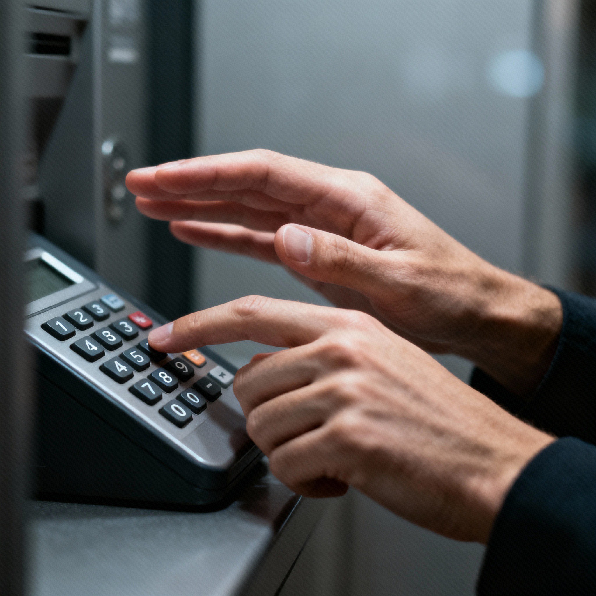 Emarati Advantage Banking Debit Card | Emirates Islamic